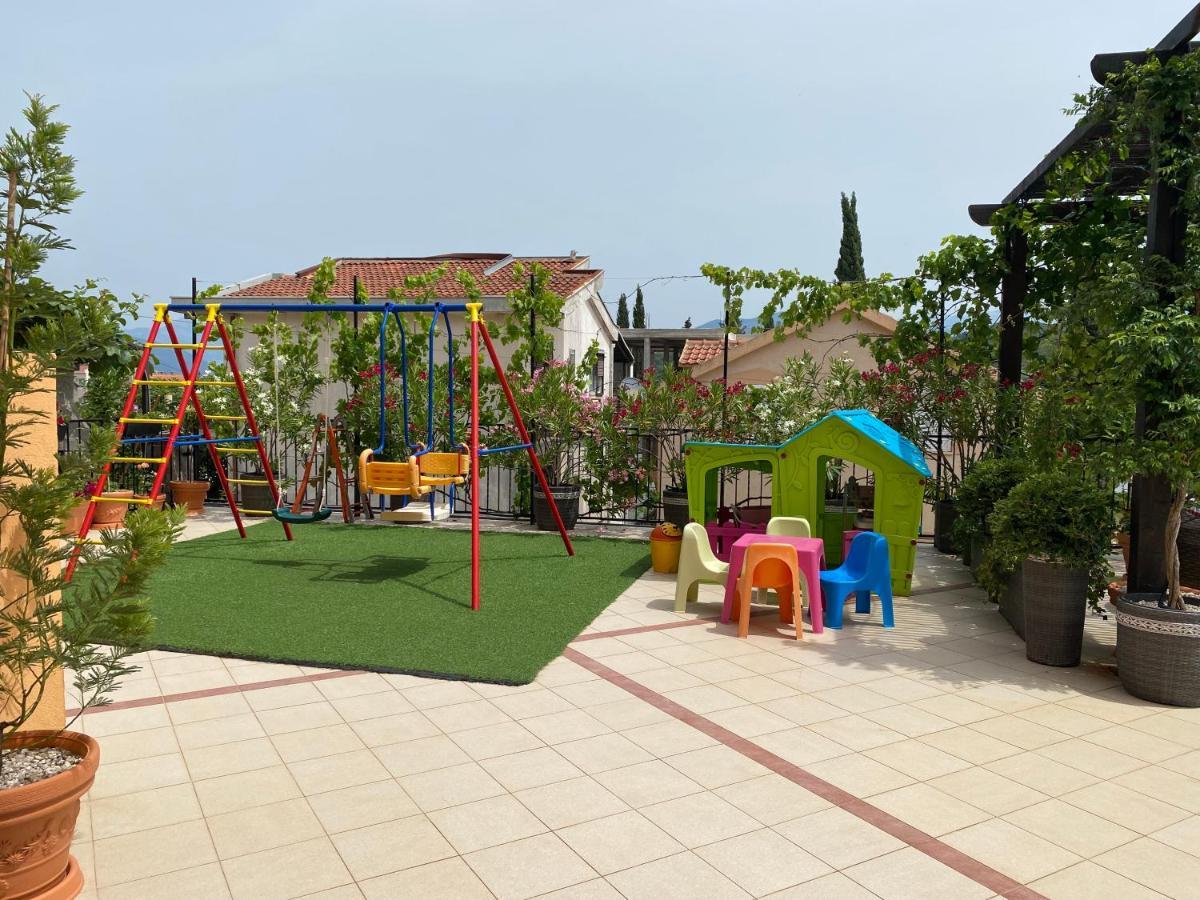 Apartments Villa Viktoria Tivat Extérieur photo